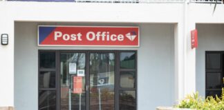 'Disgusted' union to meet minister as Post Office cuts staff
